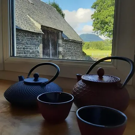 Le Du Bois De L'hiver, Grange De Caractere Avec Vue Sur Le Puy-de-dome Holiday home Ceyssat