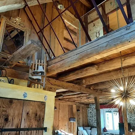 Le Du Bois De L'hiver, Grange De Caractere Avec Vue Sur Le Puy-de-dome Ceyssat