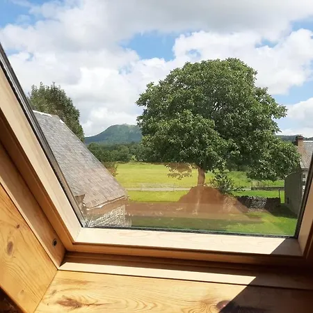 Holiday home Le Du Bois De L'hiver, Grange De Caractere Avec Vue Sur Le Puy-de-dome Ceyssat