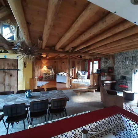 Le Du Bois De L'hiver, Grange De Caractere Avec Vue Sur Le Puy-de-dome Ceyssat