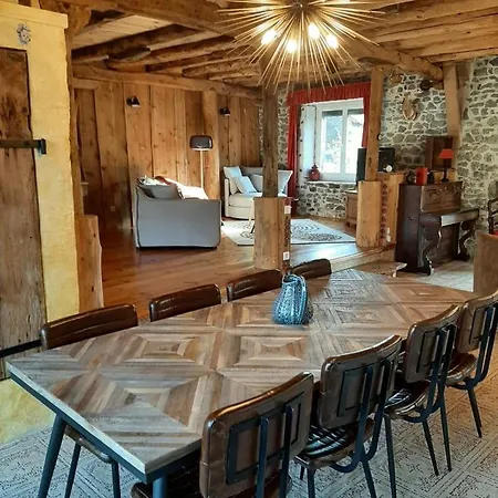 Le Du Bois De L'hiver, Grange De Caractere Avec Vue Sur Le Puy-de-dome Prázdninový dům