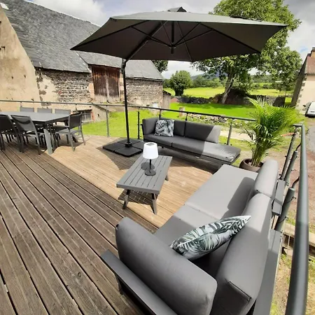 Le Du Bois De L'hiver, Grange De Caractere Avec Vue Sur Le Puy-de-dome Holiday home *