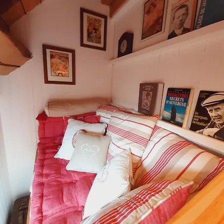 Le Du Bois De L'hiver, Grange De Caractere Avec Vue Sur Le Puy-de-dome Holiday home Ceyssat
