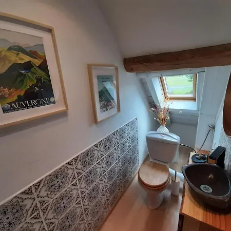 Prázdninový dům Le Du Bois De L'hiver, Grange De Caractere Avec Vue Sur Le Puy-de-dome