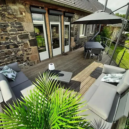 Prázdninový dům Le Du Bois De L'hiver, Grange De Caractere Avec Vue Sur Le Puy-de-dome Ceyssat